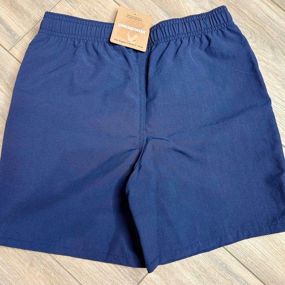 Patagonia Navy Blue baggies Shorts- youth - Picture 2 of 7